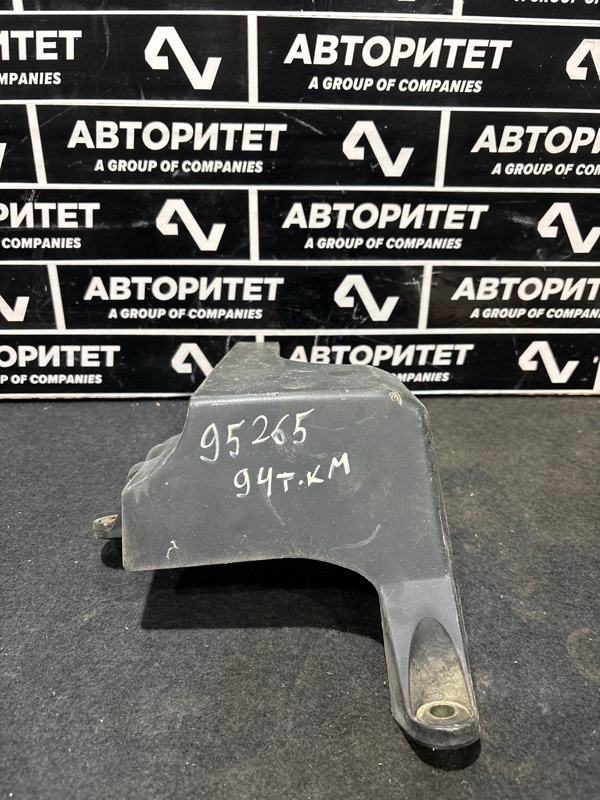 Декоративная крышка двс TOYOTA MARK II GX100 1GFE (б/у)