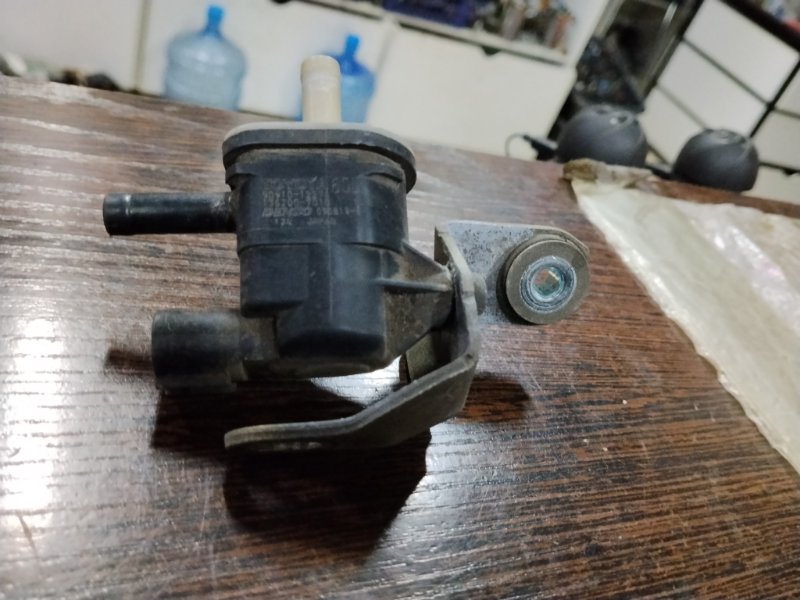 Вакуумный клапан TOYOTA WISH ZGE20 2ZRFAE 2010 (б/у)