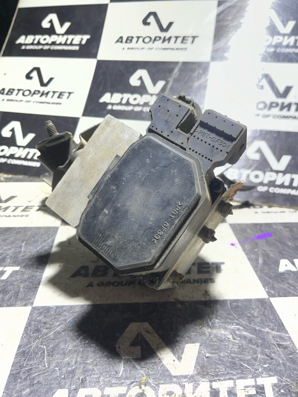Блок abs TOYOTA MARK II JZX100 1JZGE (б/у)