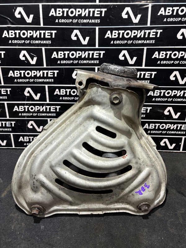 Коллектор выпускной TOYOTA VOXY ZRR70 3ZRFE (б/у)