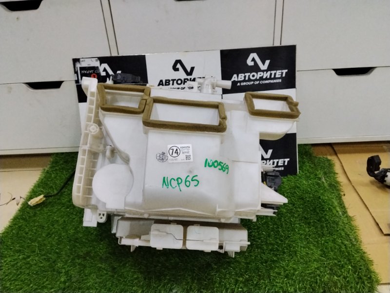 Печка TOYOTA IST NCP65 1NZFE 2004 (б/у)