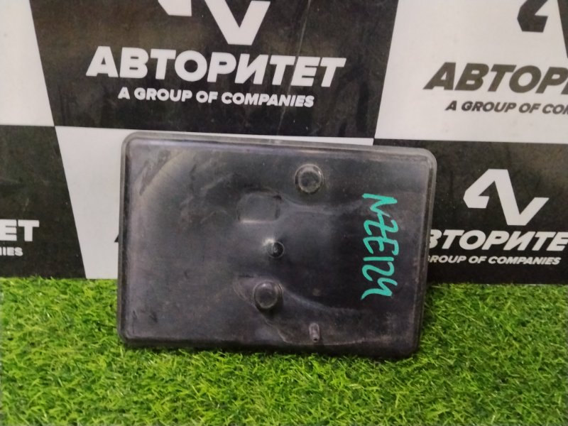 Подставка под аккумулятор TOYOTA COROLLA FIELDER NZE124 1NZFE 2005 (б/у)