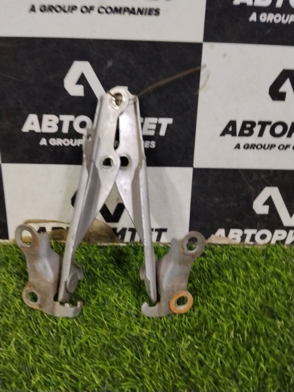 Петля капота TOYOTA IST NCP61 1NZFE 2006 (б/у)
