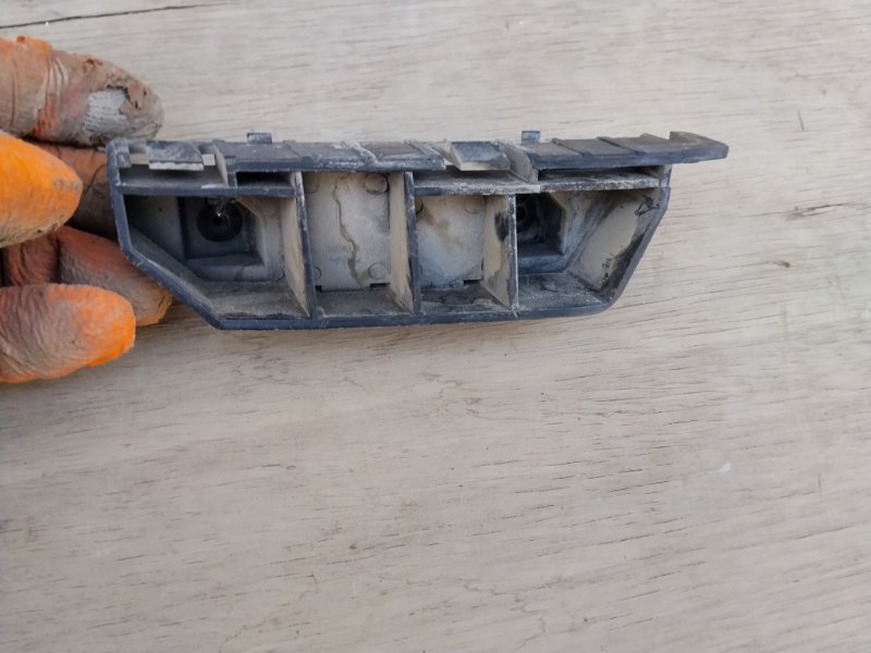 Крепление бампера HONDA FIT GD1 L13A 2003 переднее левое (б/у)