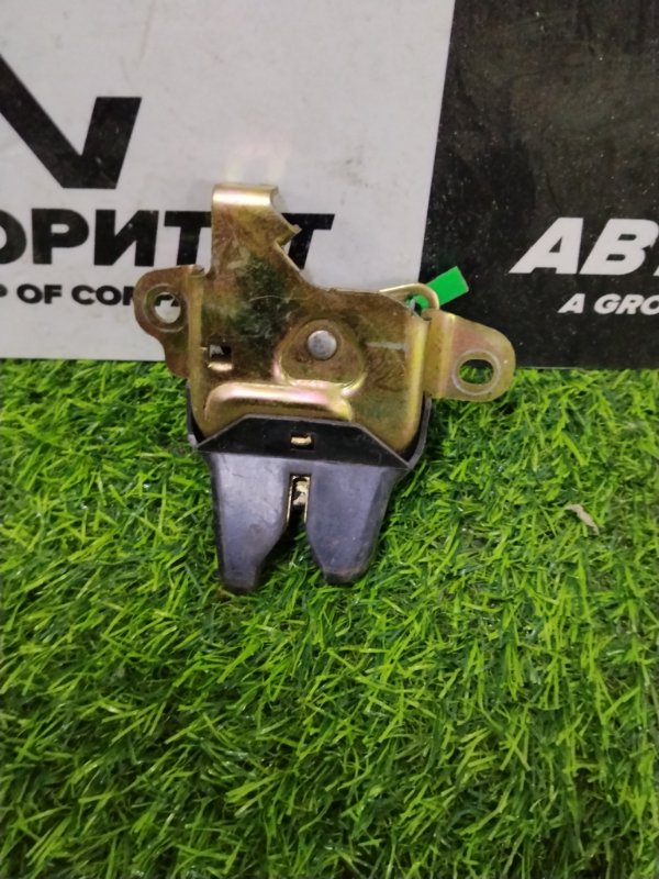 Замок багажника TOYOTA COROLLA AE110 5AFE 1998 (б/у)