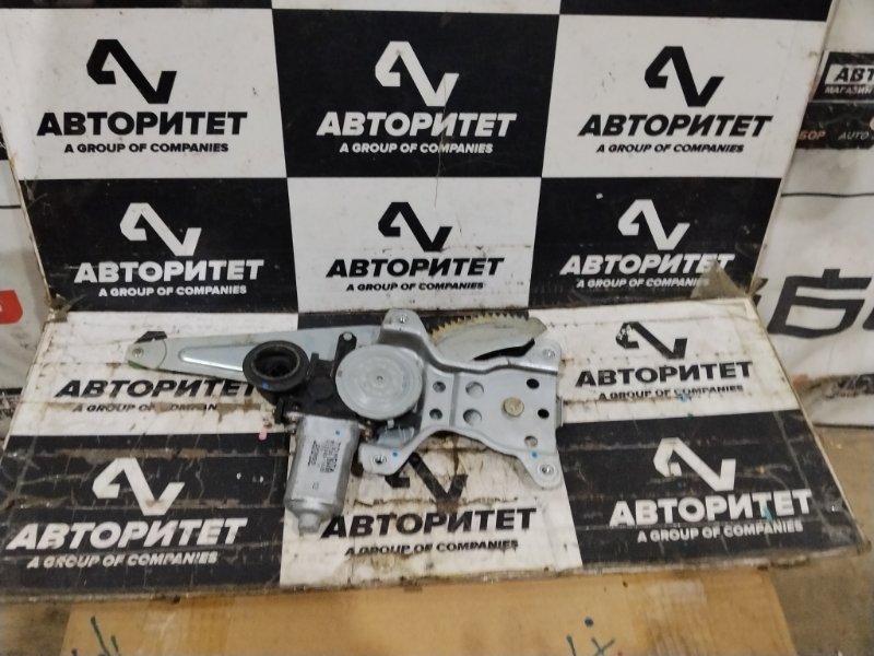 Стеклоподъемник TOYOTA IST NCP61 1NZFE 2004 задний правый (б/у)