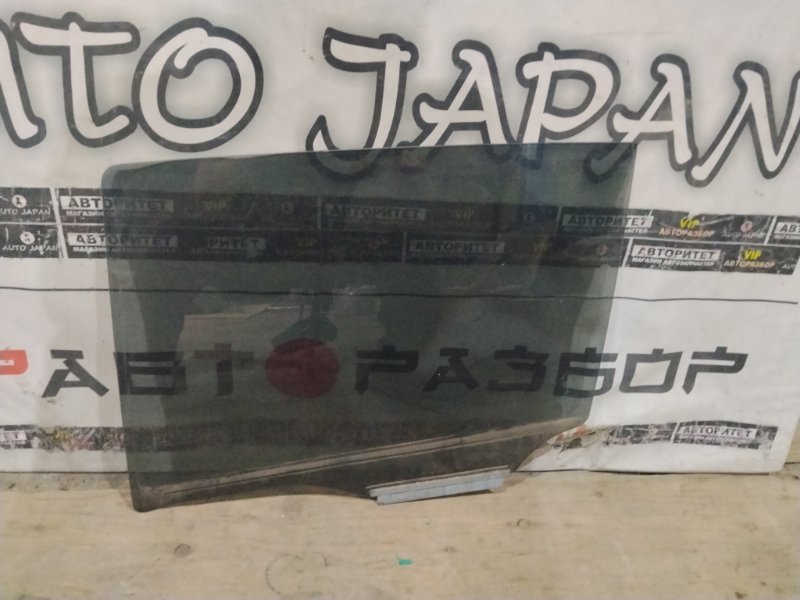 Стекло двери TOYOTA PASSO KGC10 1KRFE 2006 заднее левое (б/у)