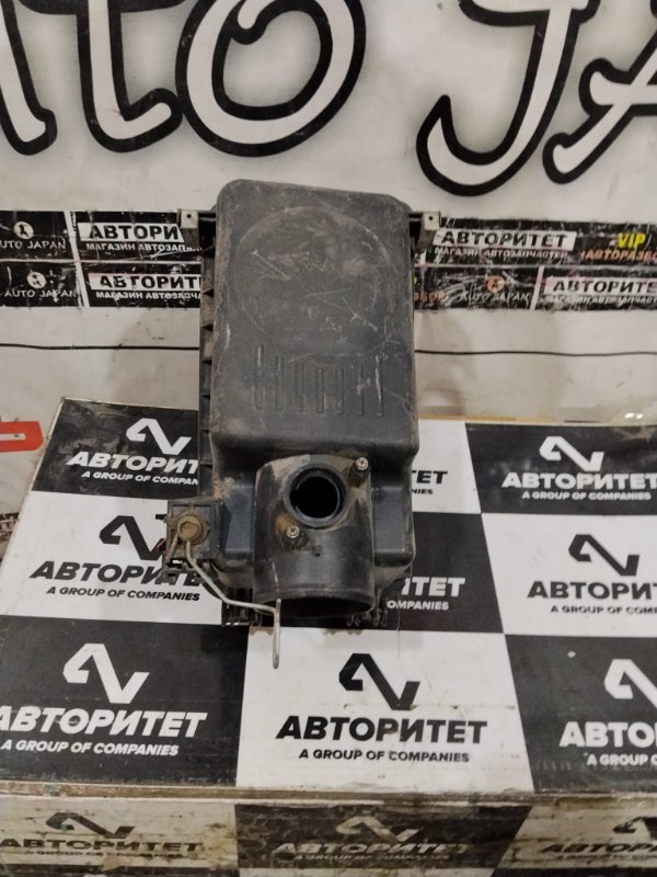 Корпус воздушного фильтра TOYOTA WISH ZNE14 1ZZFE 2005 (б/у)