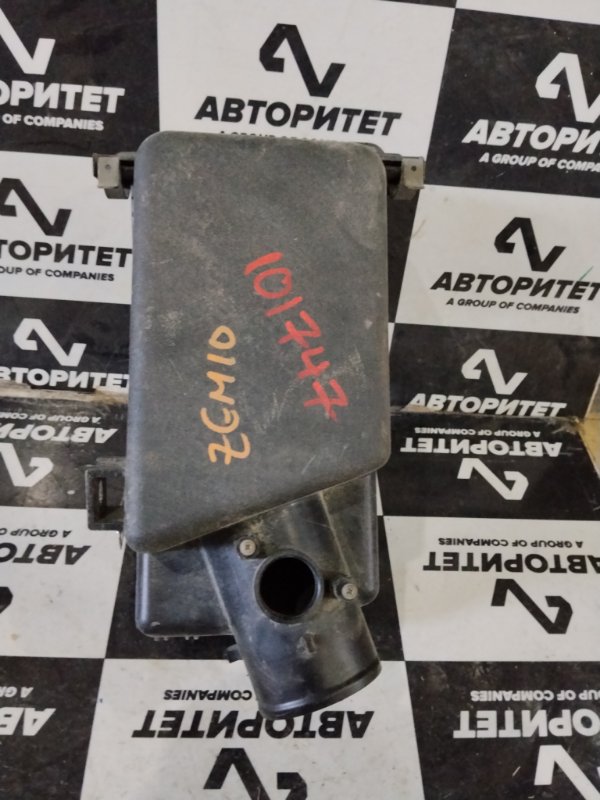 Корпус воздушного фильтра TOYOTA ISIS ZGM10 2ZRFAE 2010 (б/у)