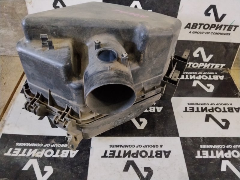 Корпус воздушного фильтра TOYOTA BLADE AZE156 2AZFE 2009 (б/у)