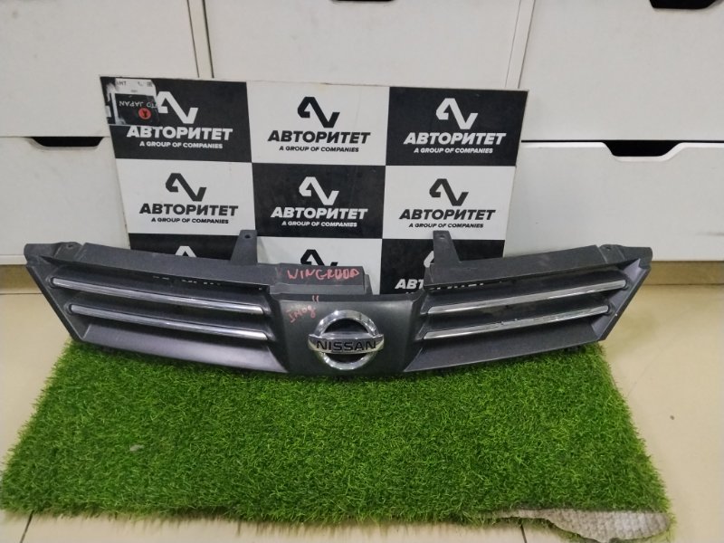 Решетка радиатора NISSAN WINGROAD WFY11 QG15DE 2004 (б/у)