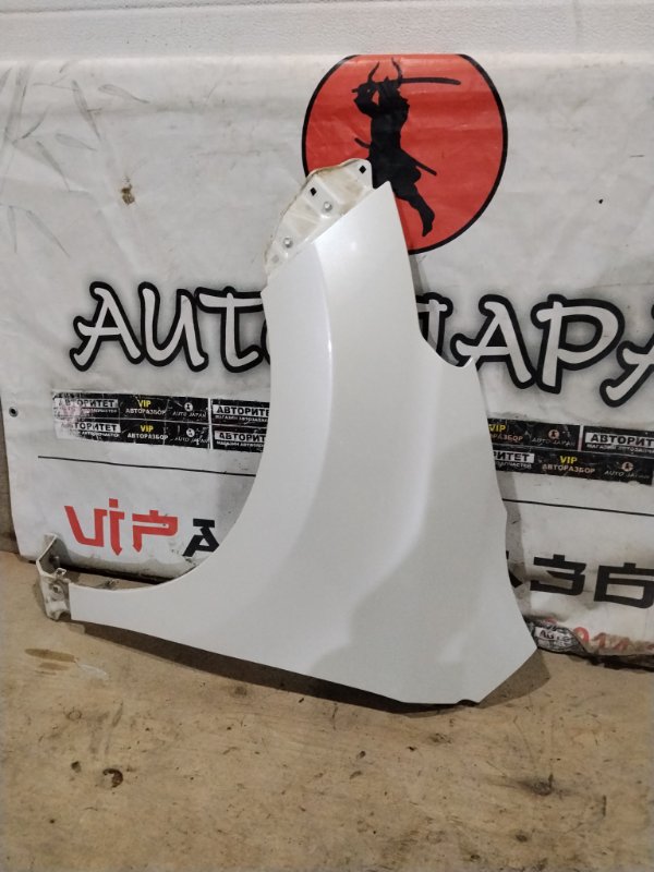 Крыло TOYOTA IST NCP110-2004734 1NZFE 2011 переднее левое (б/у)