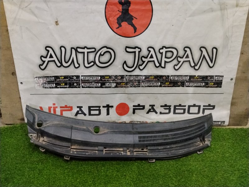 Жабо TOYOTA IST NCP110 1NZFE 2011 (б/у)