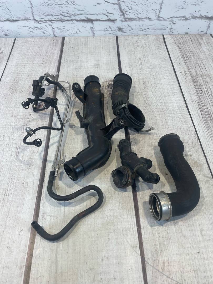 Запчасть комплект патрубков VW Passat 2008 B6 2.0 TFSI BWA (200 л.с.) 06F145778F контрактная Комплект патрубков VW Passat 2008 B6 2.0 TFSI BWA (200 л.с.) 06F145778F контрактная