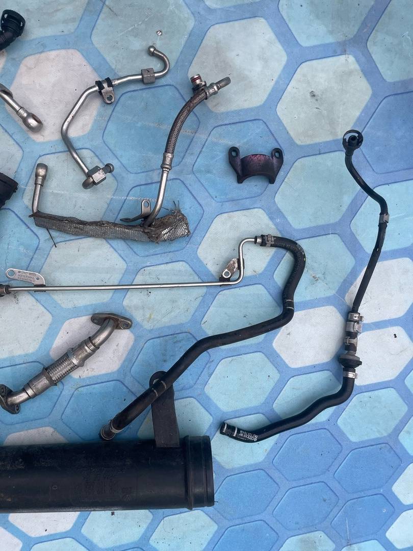 Комплект патрубков Passat 2009 B6 BZB 1.8 (160 л.с.) Комплект патрубков Passat 2009 B6 BZB 1.8 (160 л.с.)