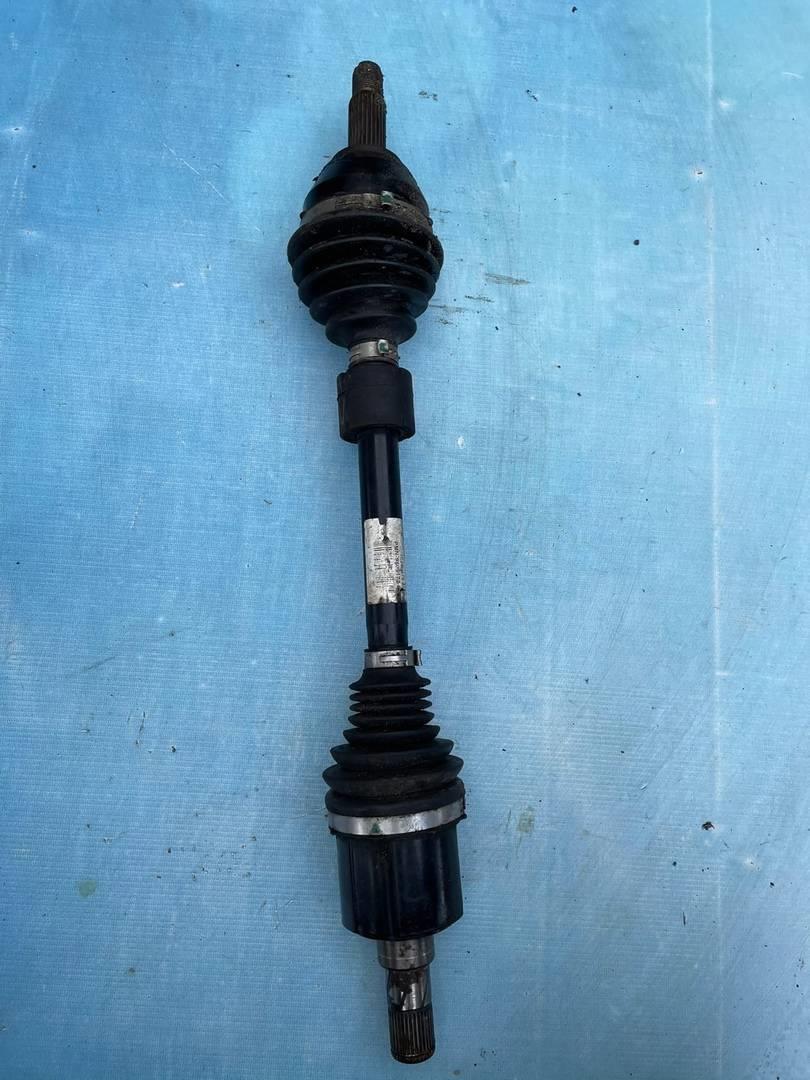 Полуось передняя левая ПРИВОД в сборе MINI Countryman 2010-2016 R60 31609806469 контрактная