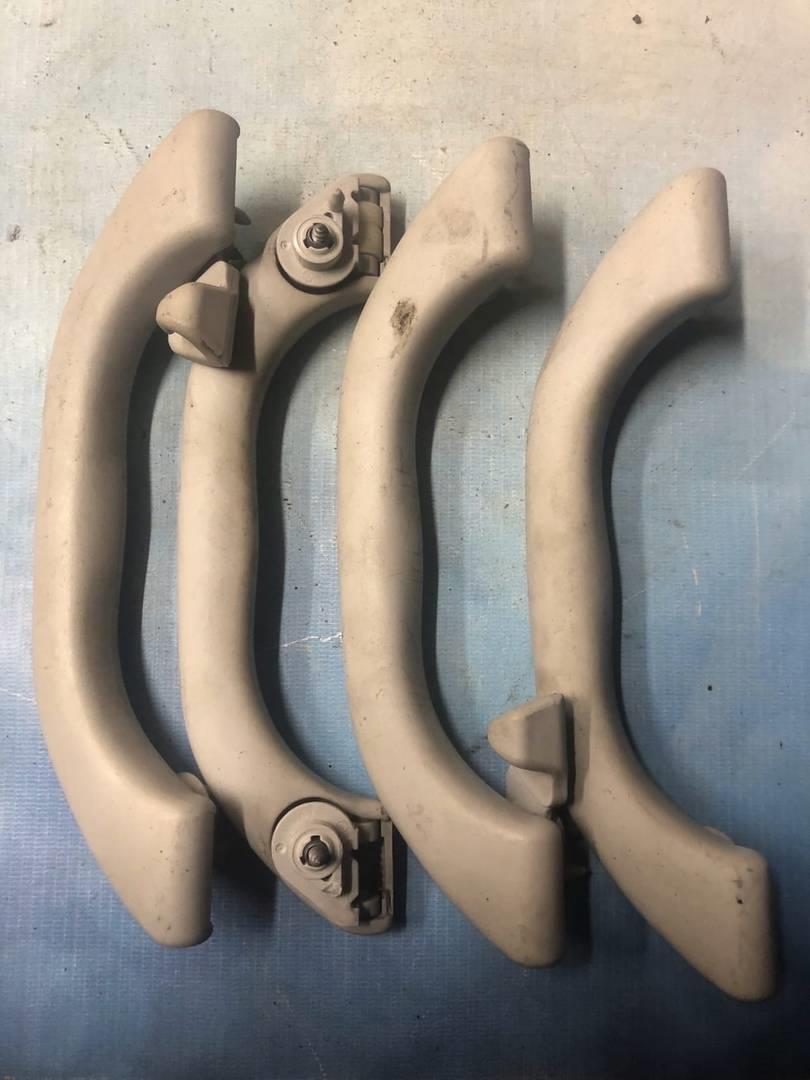 Запчасть ручка потолка VW Passat 2001-2005 B5+ 3b0857607 контрактная Ручка потолка VW Passat 2001-2005 B5+ 3b0857607 контрактная