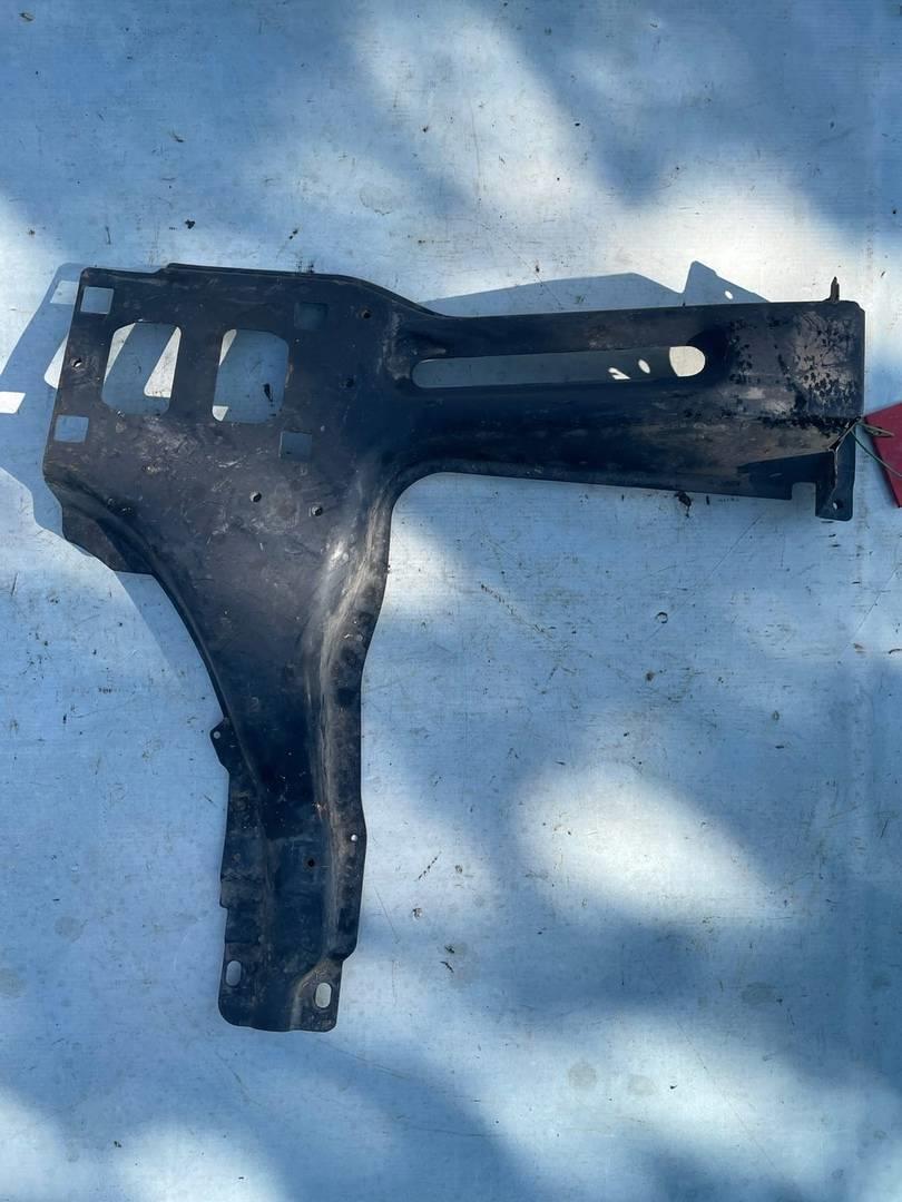 Кронштейн фар левый Land Rover Range Rover 3 2005-2010 L322 DHU000191 контрактная