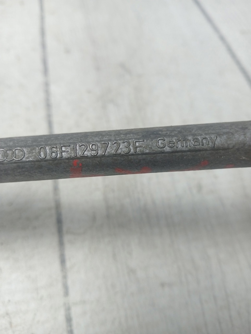 Кронштейн VW Passat 2005-2010 B6 06F129723F контрактная