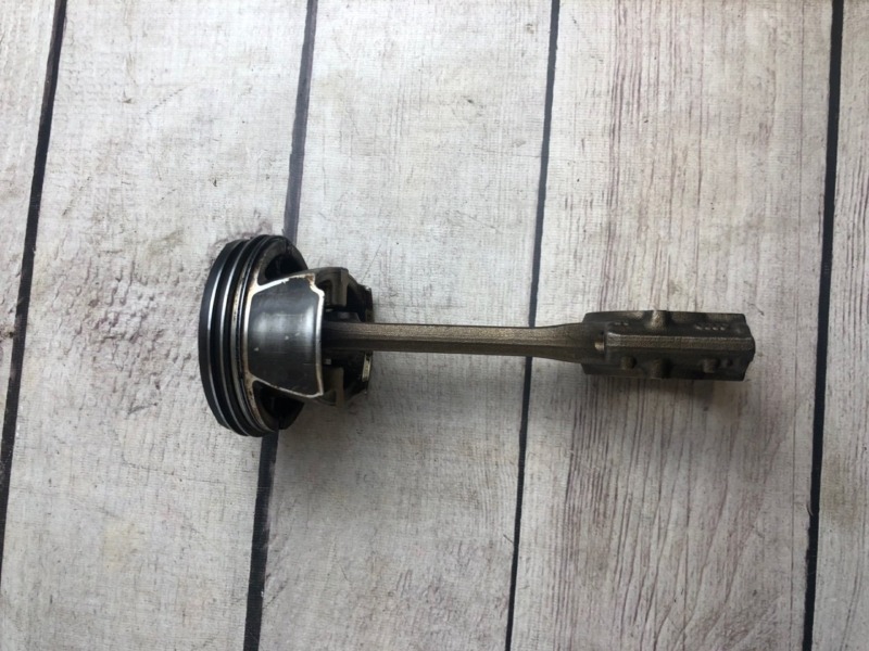 Поршень в сборе с шатуном VW Passat B6 BVX