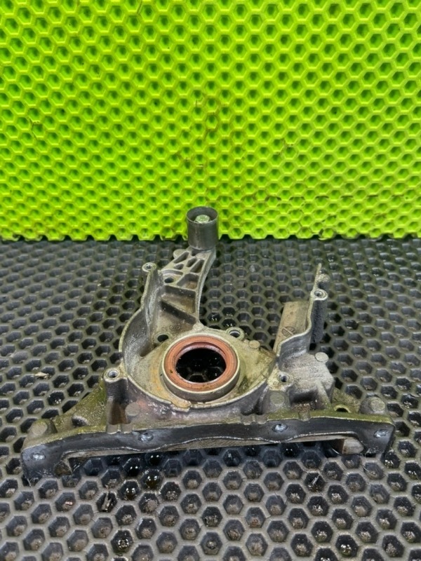 Крышка двигателя передняя Audi A4 06D103153B контрактная