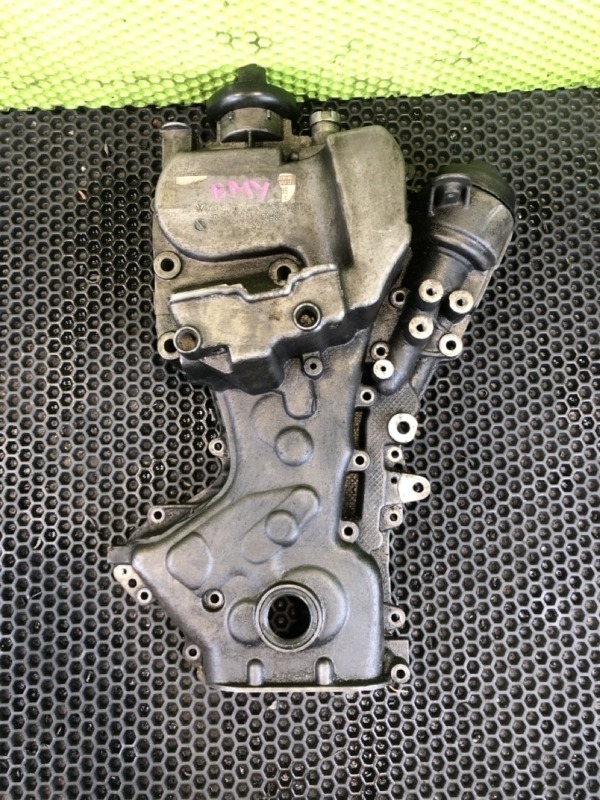 Крышка двигателя передняя Volkswagen golf BMY 03C109211N контрактная