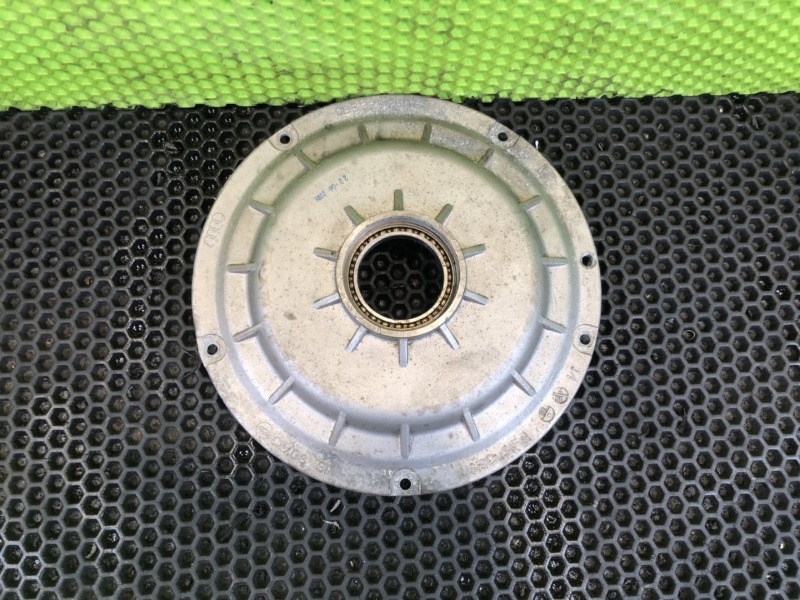 Крышка корпуса кпп Audi A4 0b5323259E контрактная