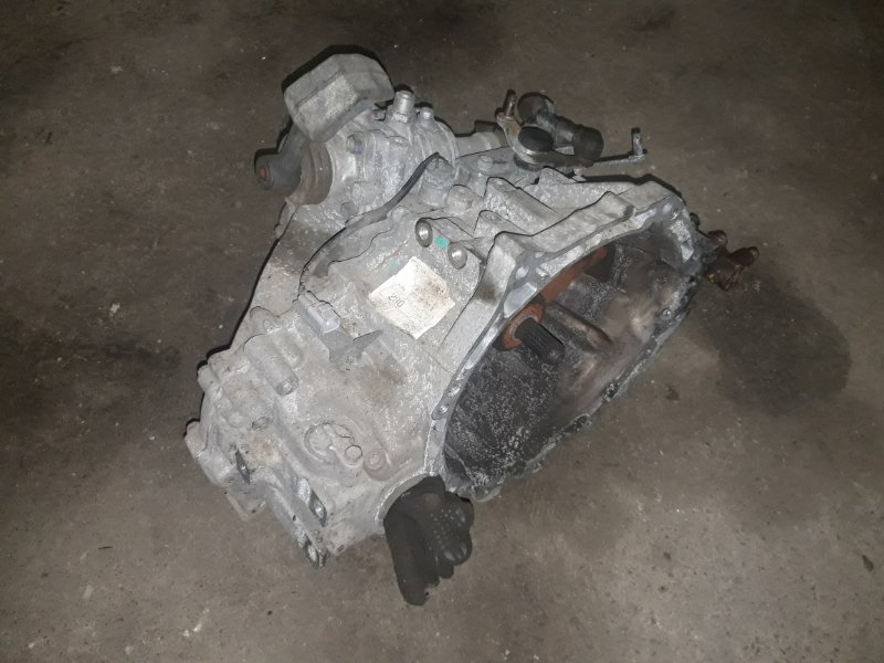 Мкпп Toyota Auris 1ZR (б/у) Мкпп Toyota Auris 1ZR (б/у)