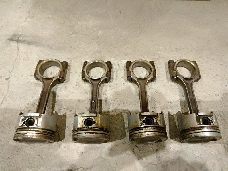 Поршень с шатуном Chevrolet Aveo T250 B12S1 Поршень с шатуном Chevrolet Aveo T250 B12S1