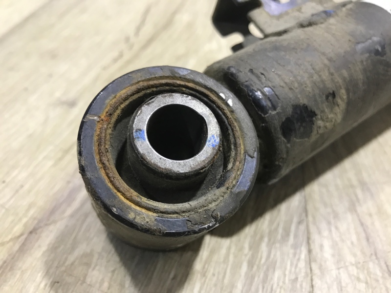 Амортизатор передний L200 2019 KK/KL 2.4 4N15