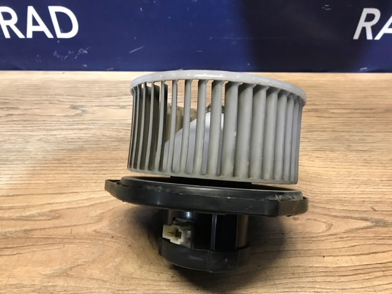 Моторчик печки L200 2009 KB4T 2.5 4D56