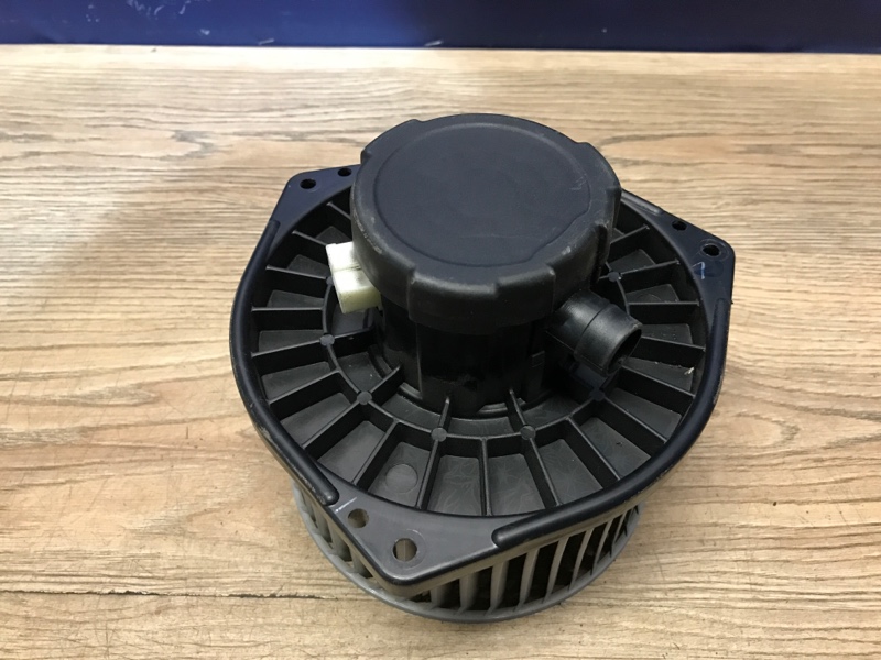 Моторчик печки L200 2009 KB4T 2.5 4D56