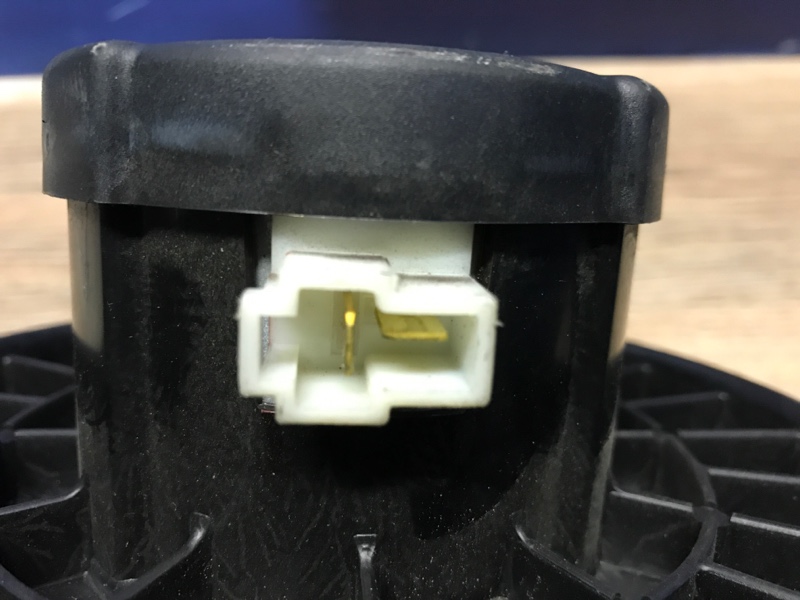 Моторчик печки L200 2009 KB4T 2.5 4D56