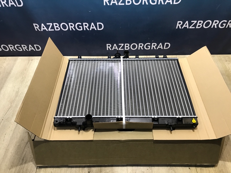 Запчасть радиатор охлаждения Mitsubishi Outlander MT 1 2.0-2.4 2428972 новая Радиатор охлаждения Mitsubishi Outlander MT 1 2.0-2.4 2428972 новая