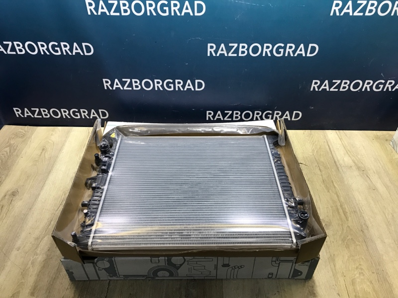 Радиатор охлаждения Geely Atlas 16-22 1.8-2.4 301051 новая