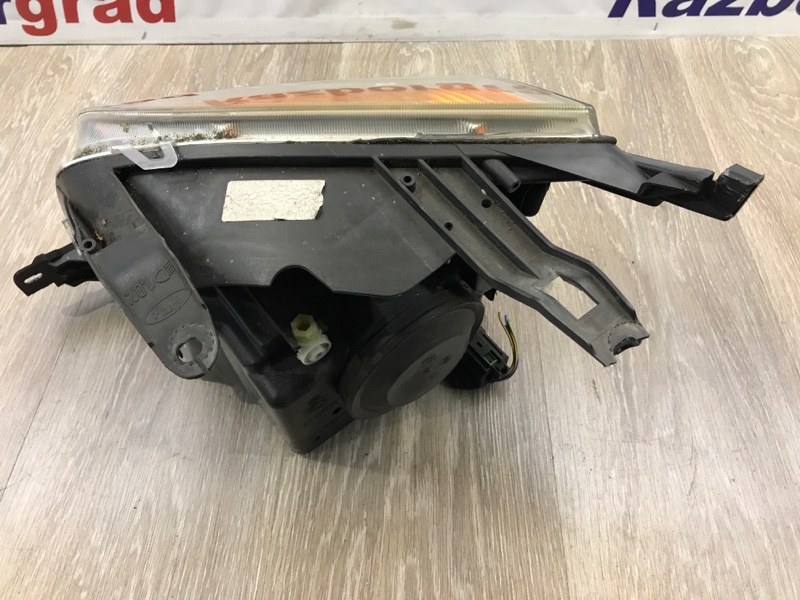 Фара правая Fusion 2010 CBK 1.6 FYJA Фара правая Fusion 2010 CBK 1.6 FYJA