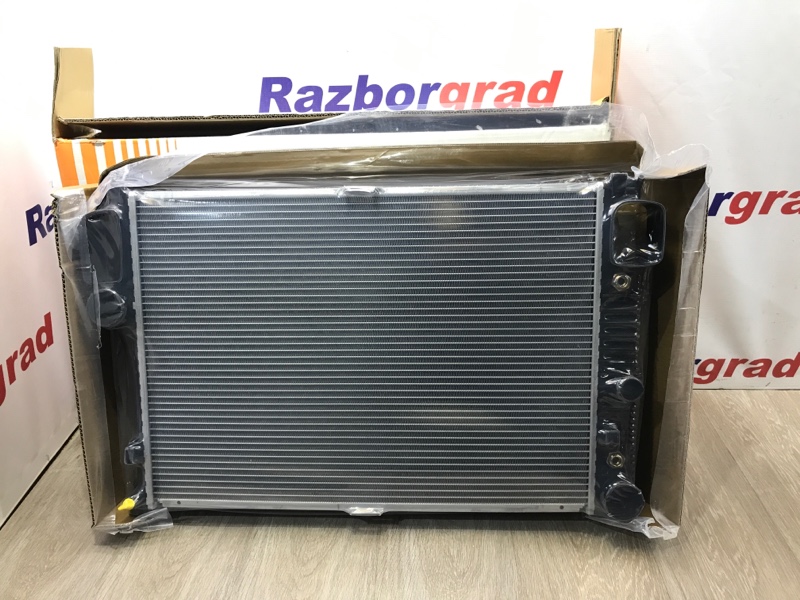 Радиатор охлаждения Mercedes-Benz S-Class W221 MB001206 новая
