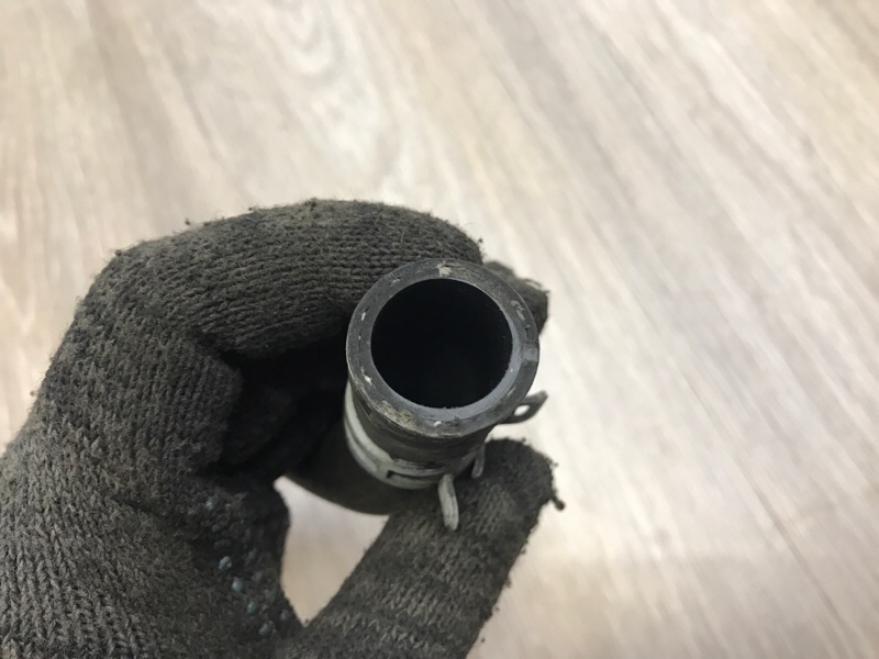 Патрубок отопителя C-Max 2009 CB3 1.8 QQDB Патрубок отопителя C-Max 2009 CB3 1.8 QQDB