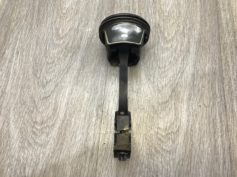 Поршень с шатуном Volvo S40 1.6 B4164S3