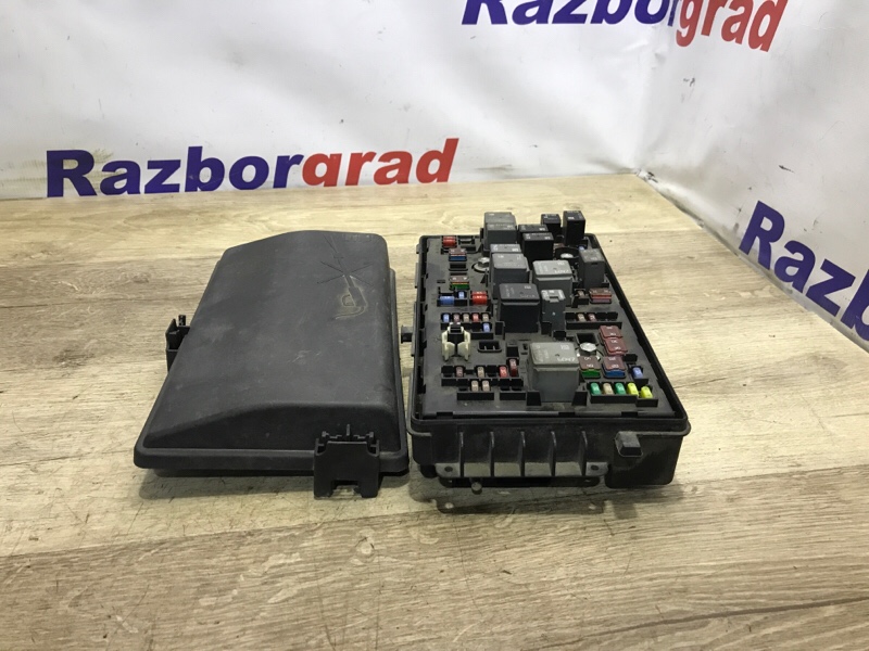 Блок предохранителей подкапотный Chevrolet Cruze 2010 J300 1.8 F18D4 96982031 Б/У
