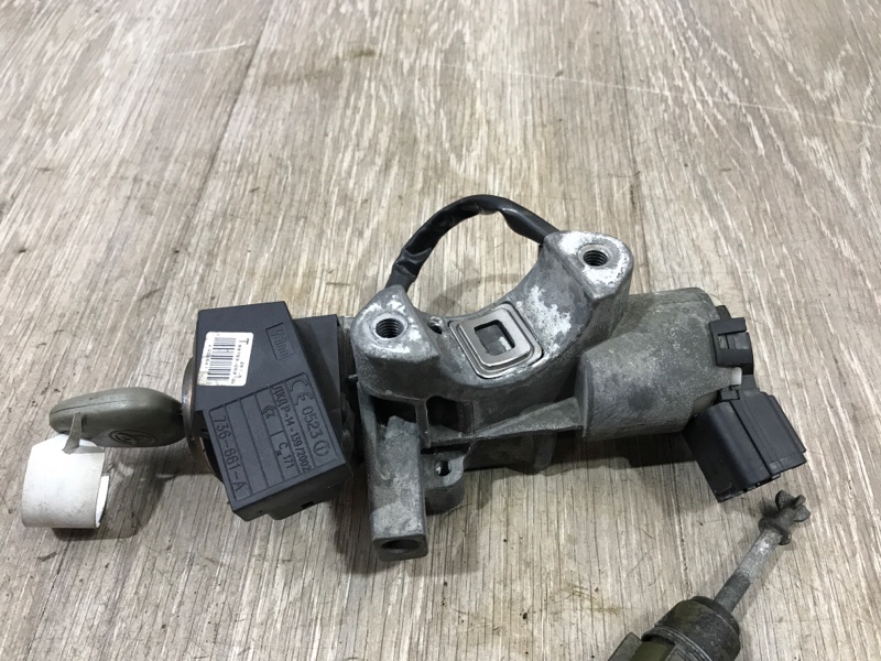 Замок зажигания Avensis 2006 1.6 3ZZFE