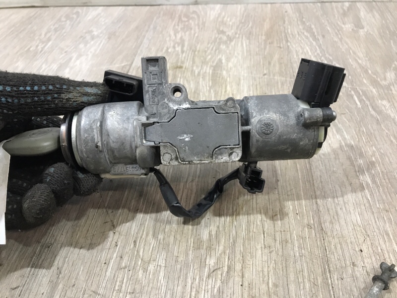 Замок зажигания Avensis 2006 1.6 3ZZFE