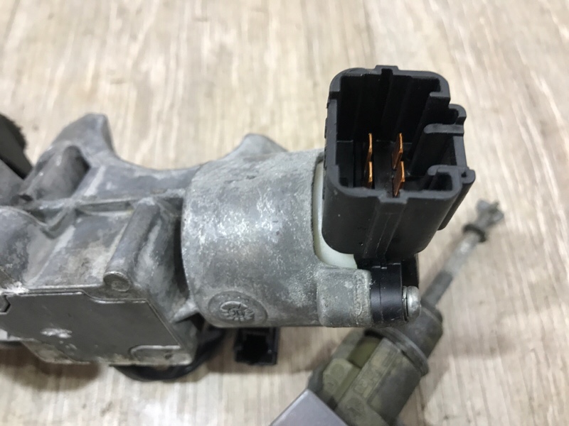 Замок зажигания Avensis 2006 1.6 3ZZFE