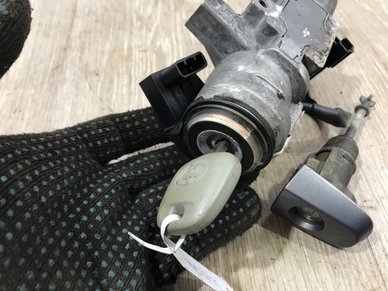 Замок зажигания Avensis 2006 1.6 3ZZFE