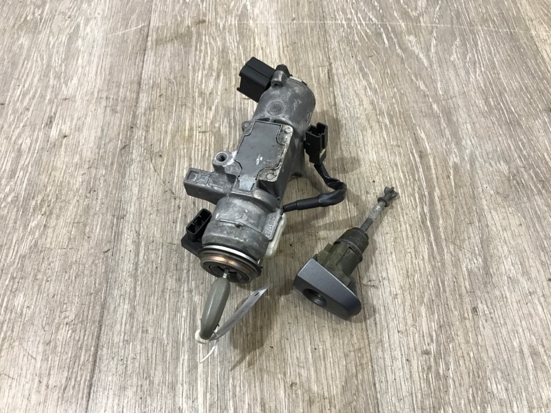 Замок зажигания Avensis 2006 1.6 3ZZFE