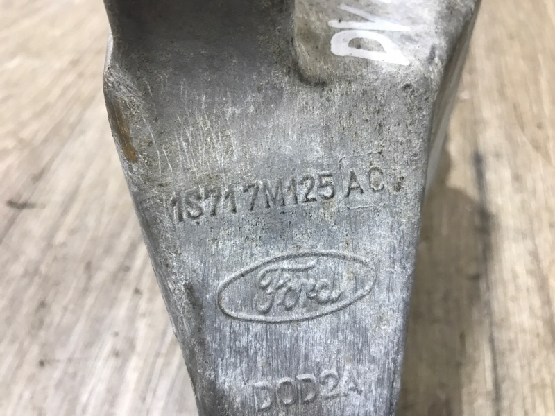 Кронштейн кпп Ford Mondeo 2.0 CJBB Кронштейн кпп Ford Mondeo 2.0 CJBB