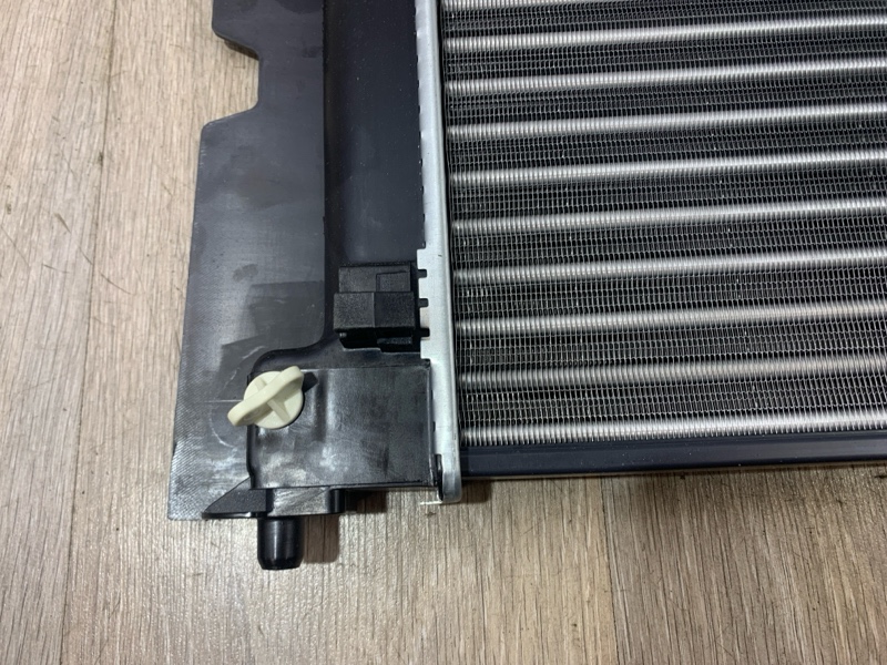 Радиатор охлаждения Corolla E120/Avensis T250 02-08 1.4-1.8 MT