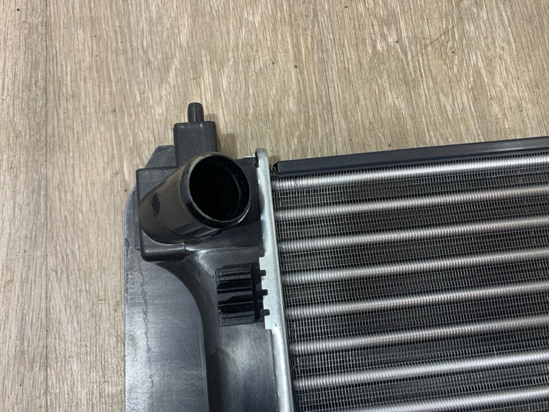 Радиатор охлаждения Toyota Corolla E120/Avensis T250 1.4-1.8 MT