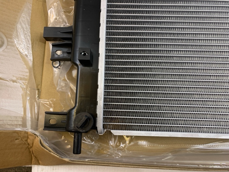 Радиатор охлаждения E5 21> 1.5 AT