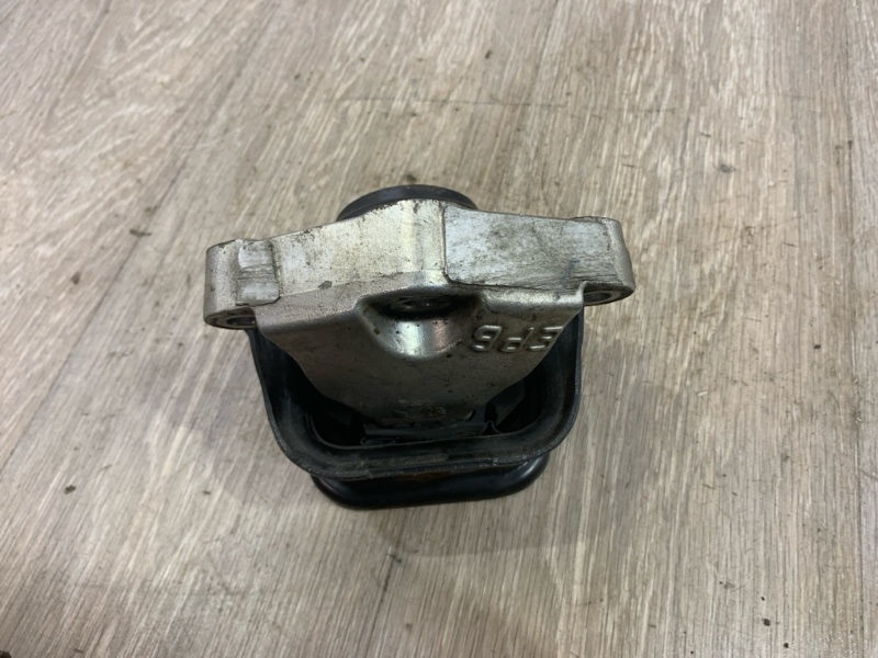 Опора двигателя правая 3008 2010 1.6 EP6